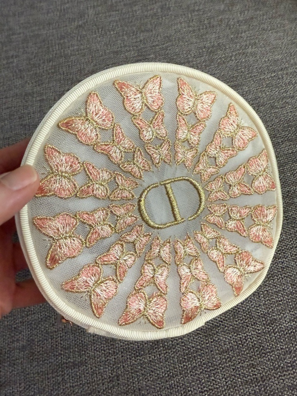 Dior Beauty Mother’s Day Embroidered Butterflies Round Pouch Makeup Bag New - Picture 10 of 17